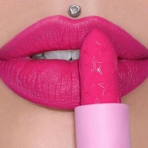 Jeffree Star Velvet Trap Lipstick in Hot Commodity New Full Size